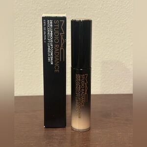 MAC Studio Radiance 24hr Luminous Lift Concealer- NC15